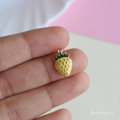 Small Strawberry Charm/Pendants