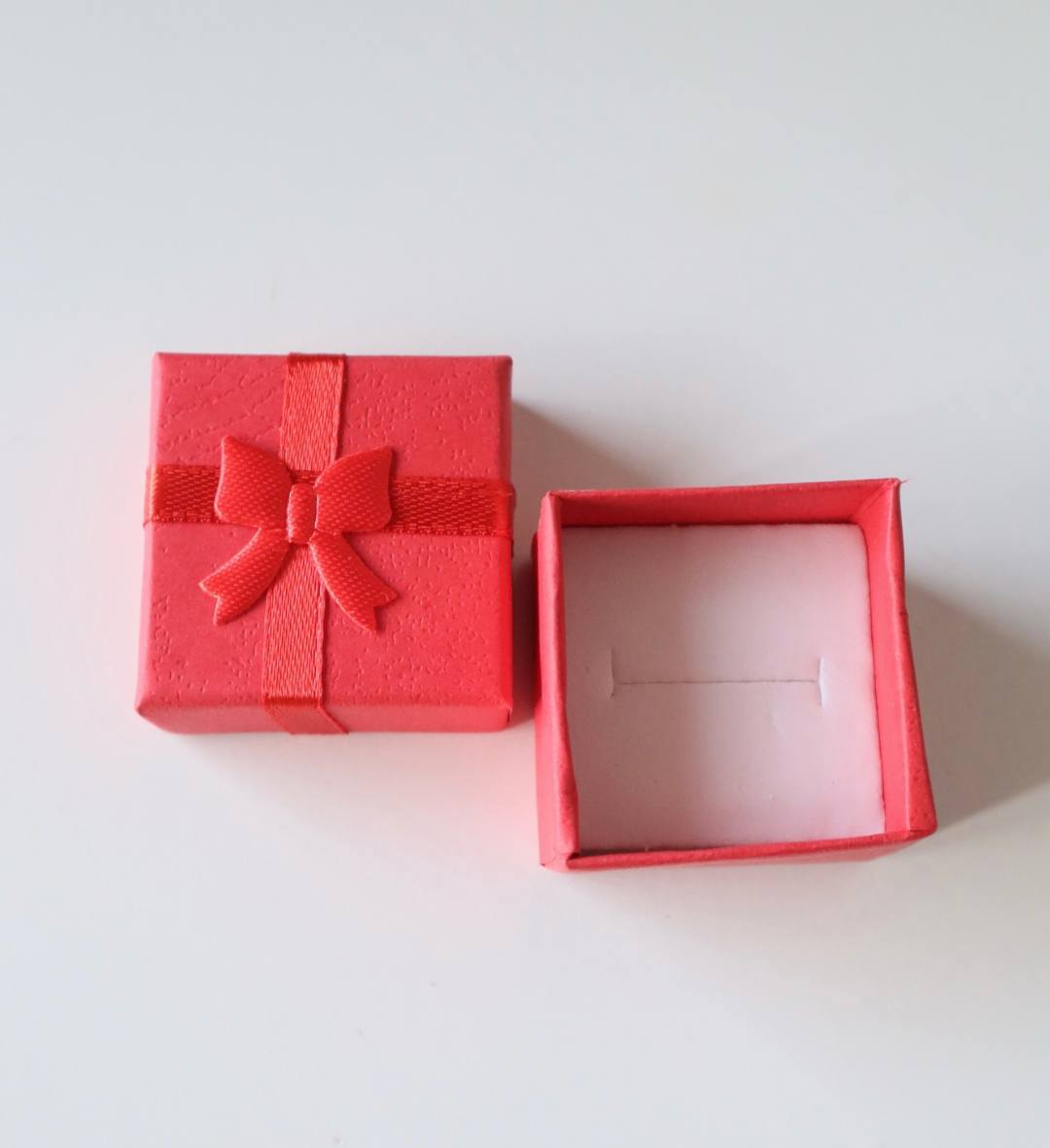 Ring Gift Box With Ribbon Bow | Size: 4X4X3cm