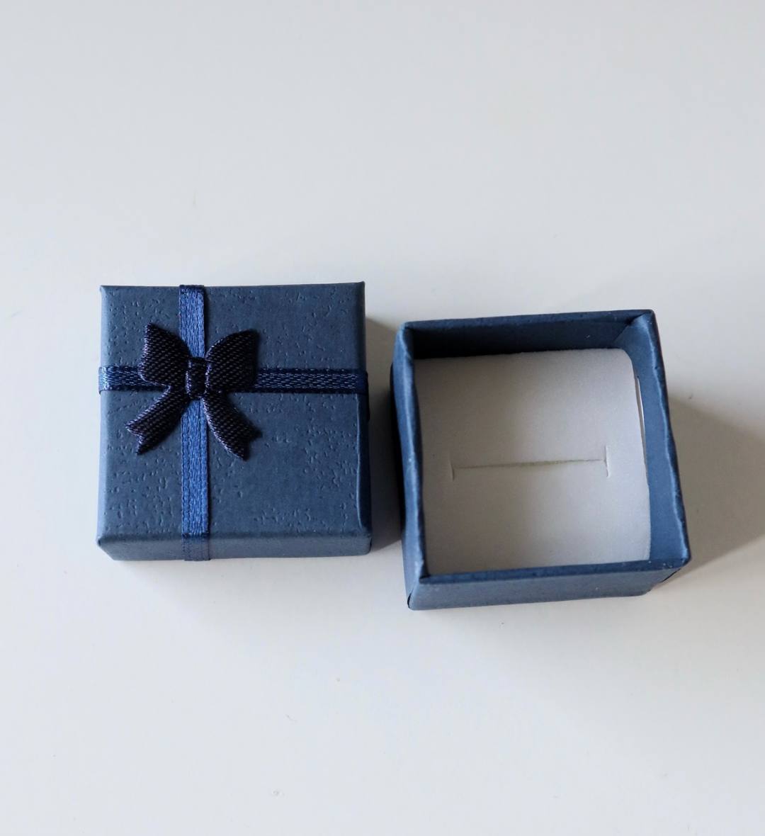 Ring Gift Box With Ribbon Bow | Size: 4X4X3cm