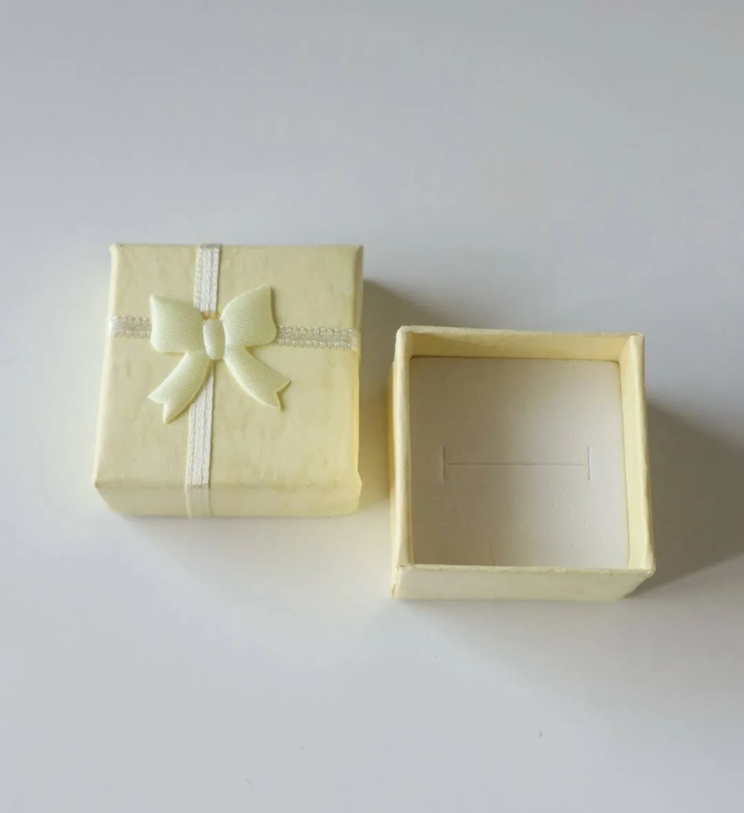 Ring Gift Box With Ribbon Bow | Size: 4X4X3cm