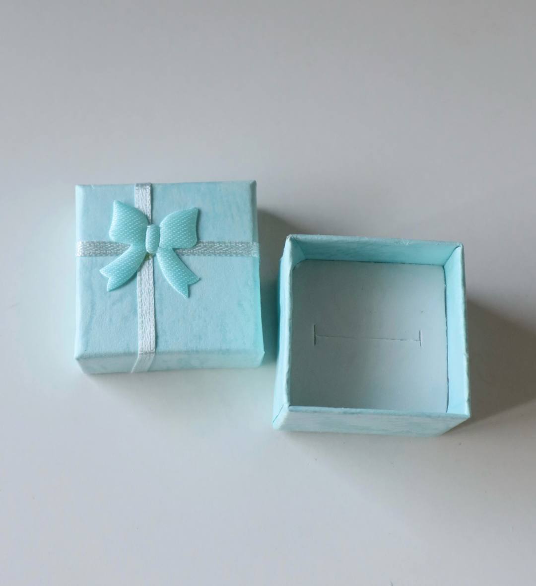 Ring Gift Box With Ribbon Bow | Size: 4X4X3cm