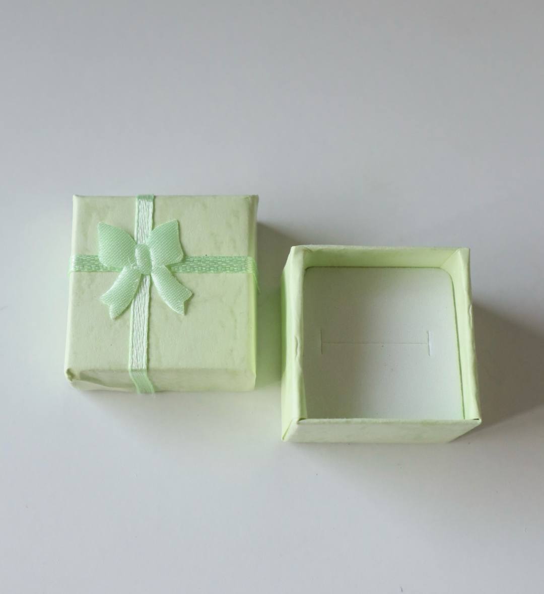 Ring Gift Box With Ribbon Bow | Size: 4X4X3cm
