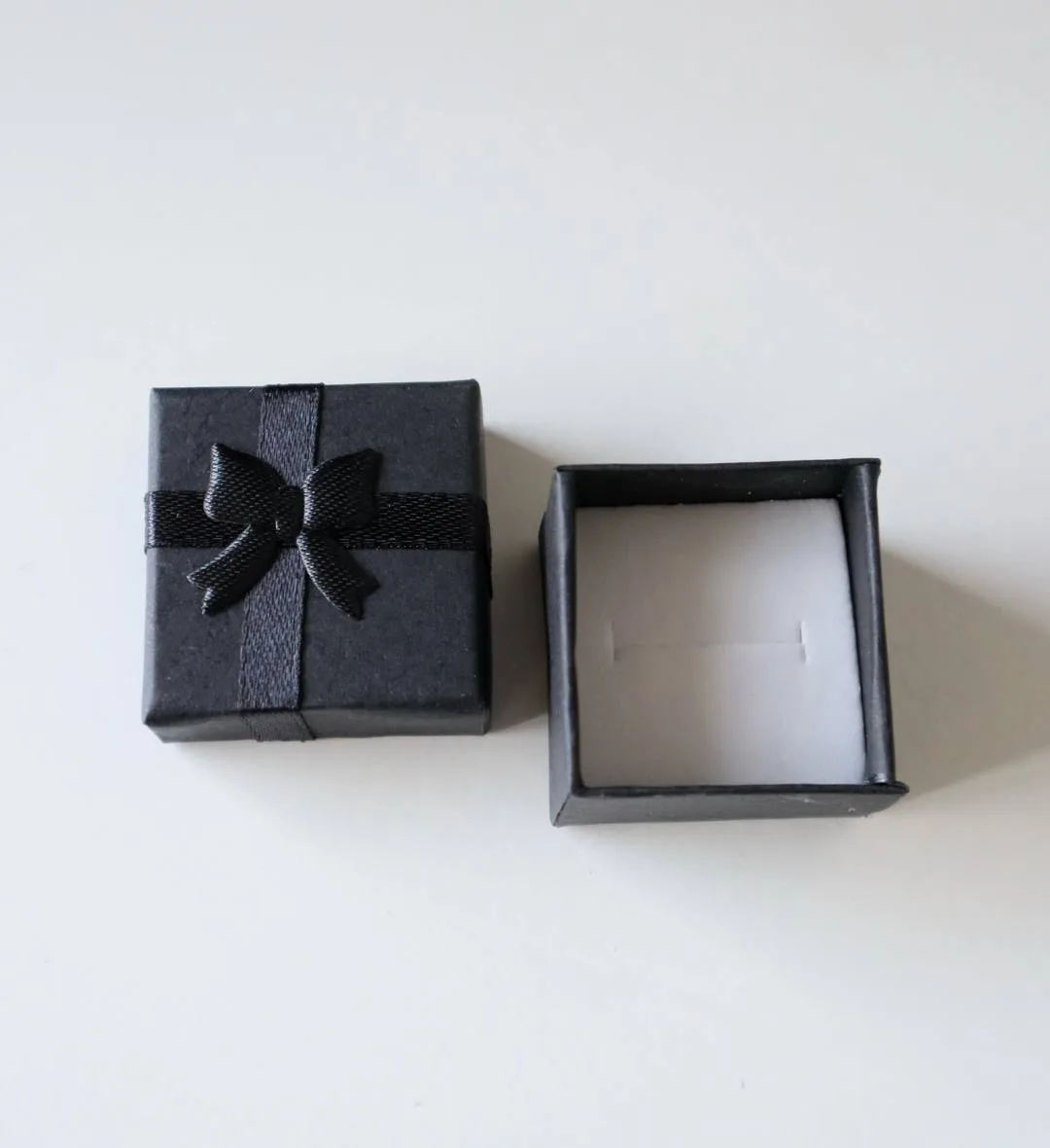 Ring Gift Box With Ribbon Bow | Size: 4X4X3cm